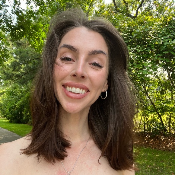 Meet your Posher, Adriel - Picture 1 of 1